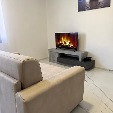 La Pace Apartment *