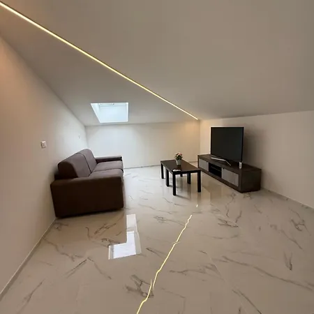 La Pace アパート *